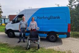 Hartingbank schenkt rolstoel aan i_lab