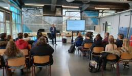 Leerlingen van Gomarus en Yuverta bij het i_lab
